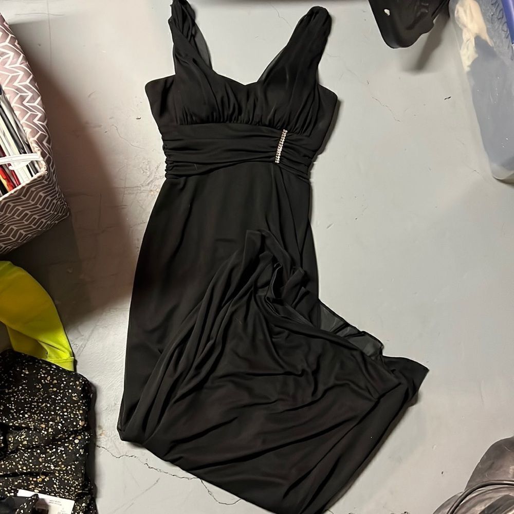 Black size 8 Betsy & Adam Evening Gown
